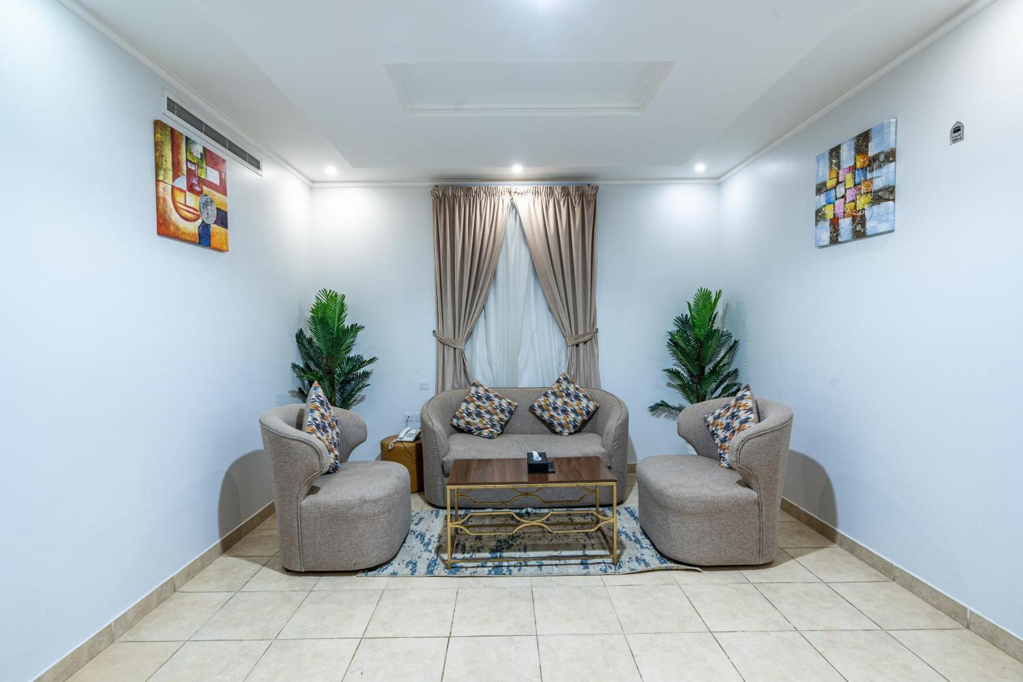 ال متعب سويتس المرسلات Aparthotel Рияд Екстериор снимка