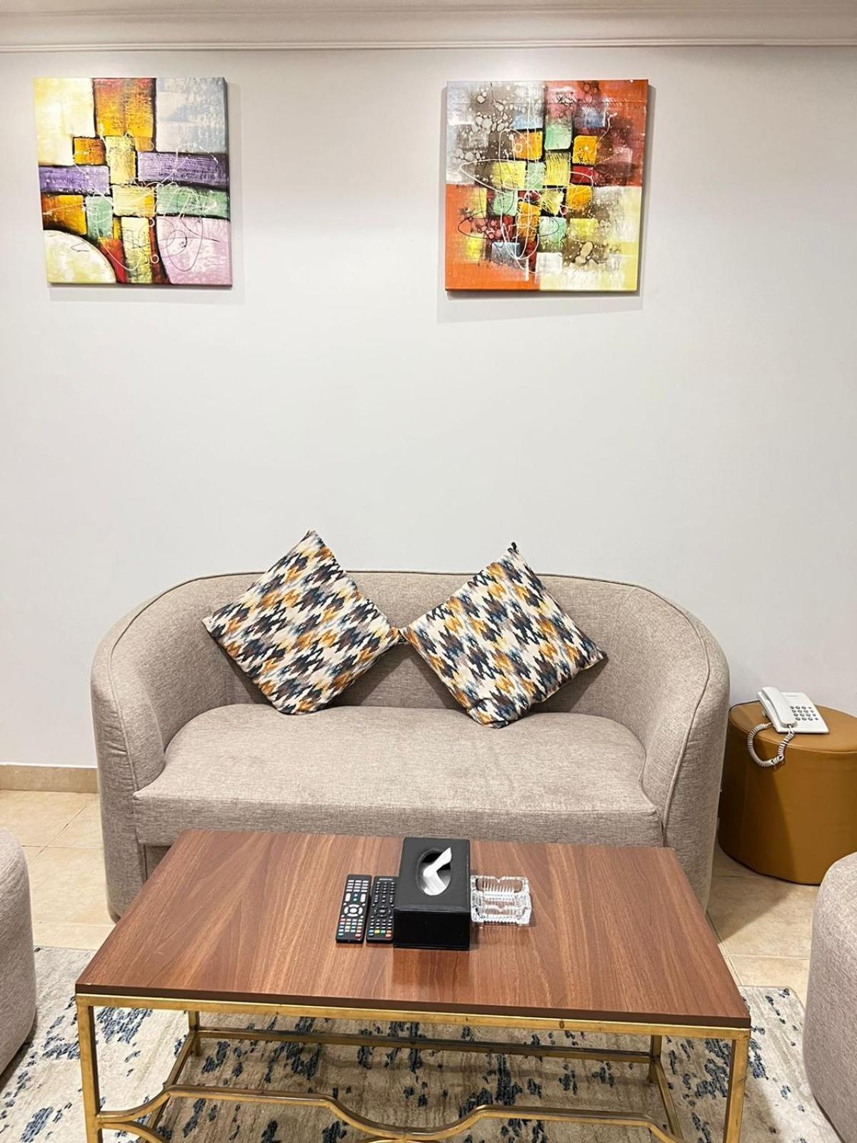 ال متعب سويتس المرسلات Aparthotel Рияд Екстериор снимка