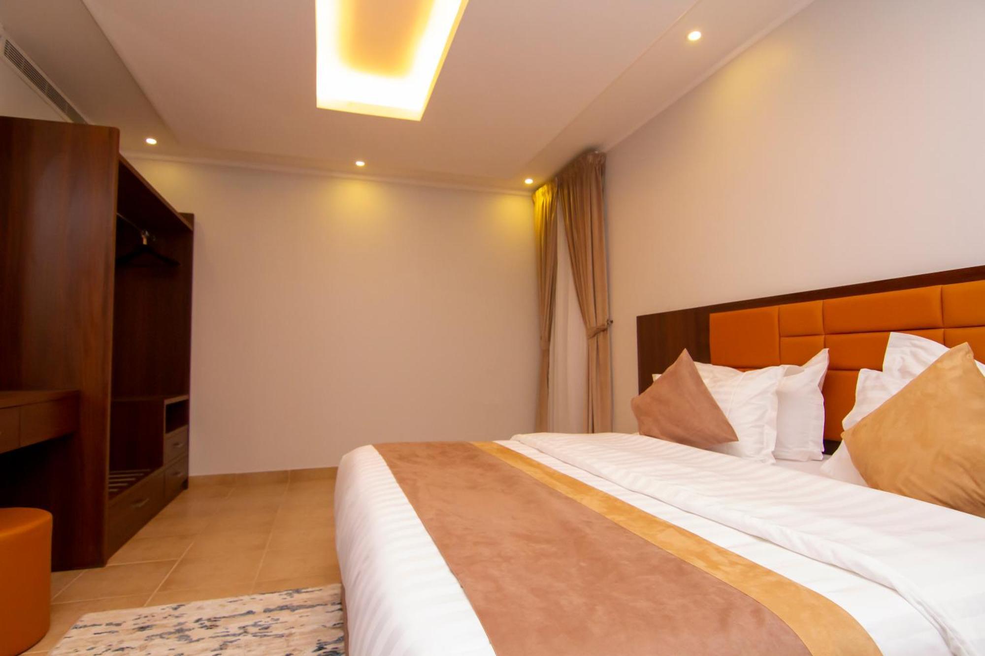 ال متعب سويتس المرسلات Aparthotel Рияд Екстериор снимка