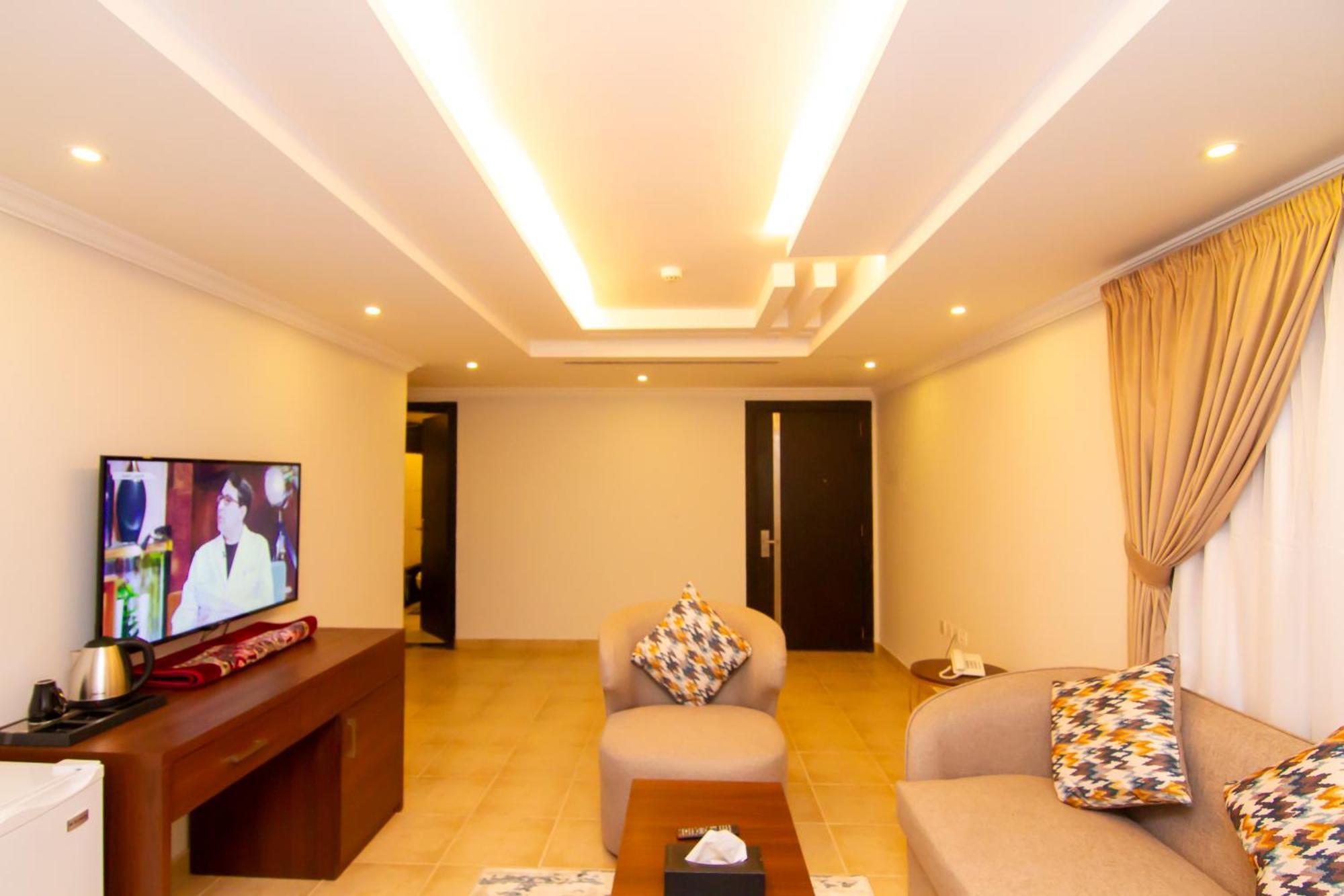 ال متعب سويتس المرسلات Aparthotel Рияд Екстериор снимка