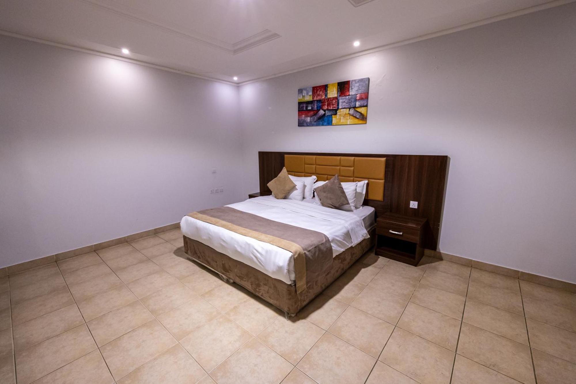 ال متعب سويتس المرسلات Aparthotel Рияд Екстериор снимка